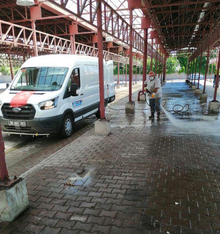 Melikgazi’de kurban kesim yerleri dezenfekte edildi G4