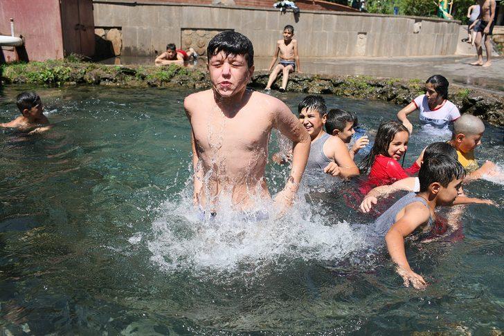 Prof. Dr. Recep Tekin uyardı: Havuz ve göletlerde 'koronavirüs' riski G4