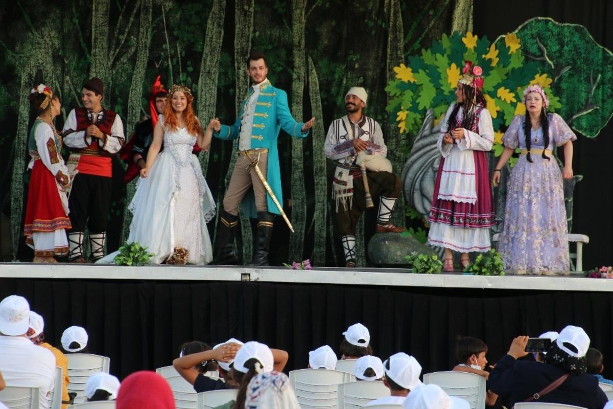 &ldquo;Altın kız&rdquo; tiyatro oyunu Şanlıurfa&rsquo;da sahnelendi