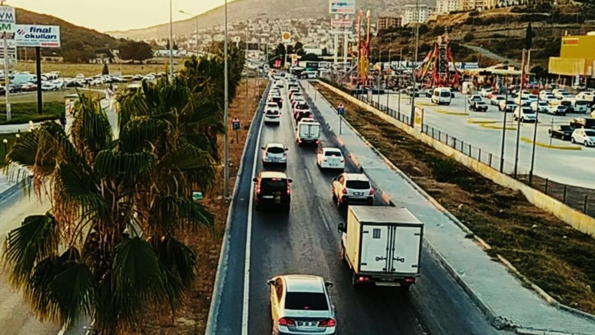 Kuşadası&rsquo;na bayramda 206 bin ara&ccedil; giriş yaptı