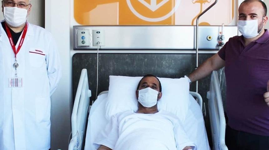 Pandemi s&uuml;recinde robotik cerrahi ile mesane kanserinden kurtuldu