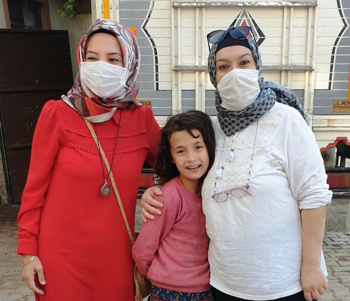 &Ouml;ğretmenler, 3 yetim &ouml;ğrenciyi unutmadı