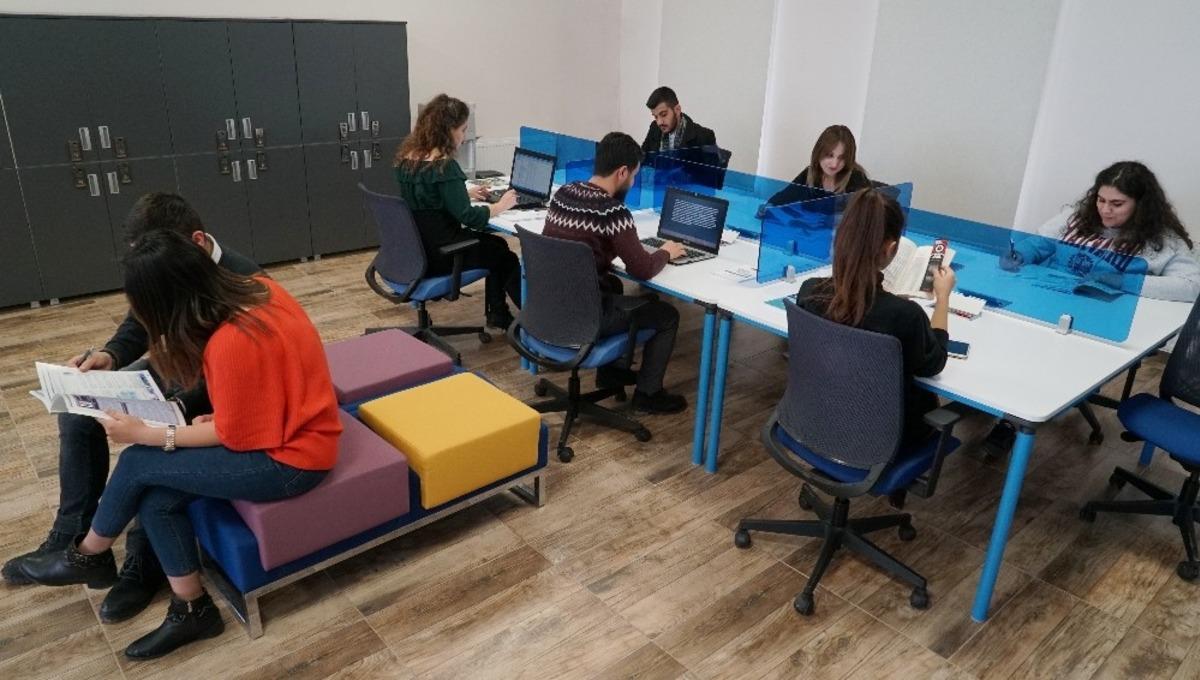 Hasan Kalyoncu &Uuml;niversitesi başarıyı &ouml;d&uuml;llendiriyor