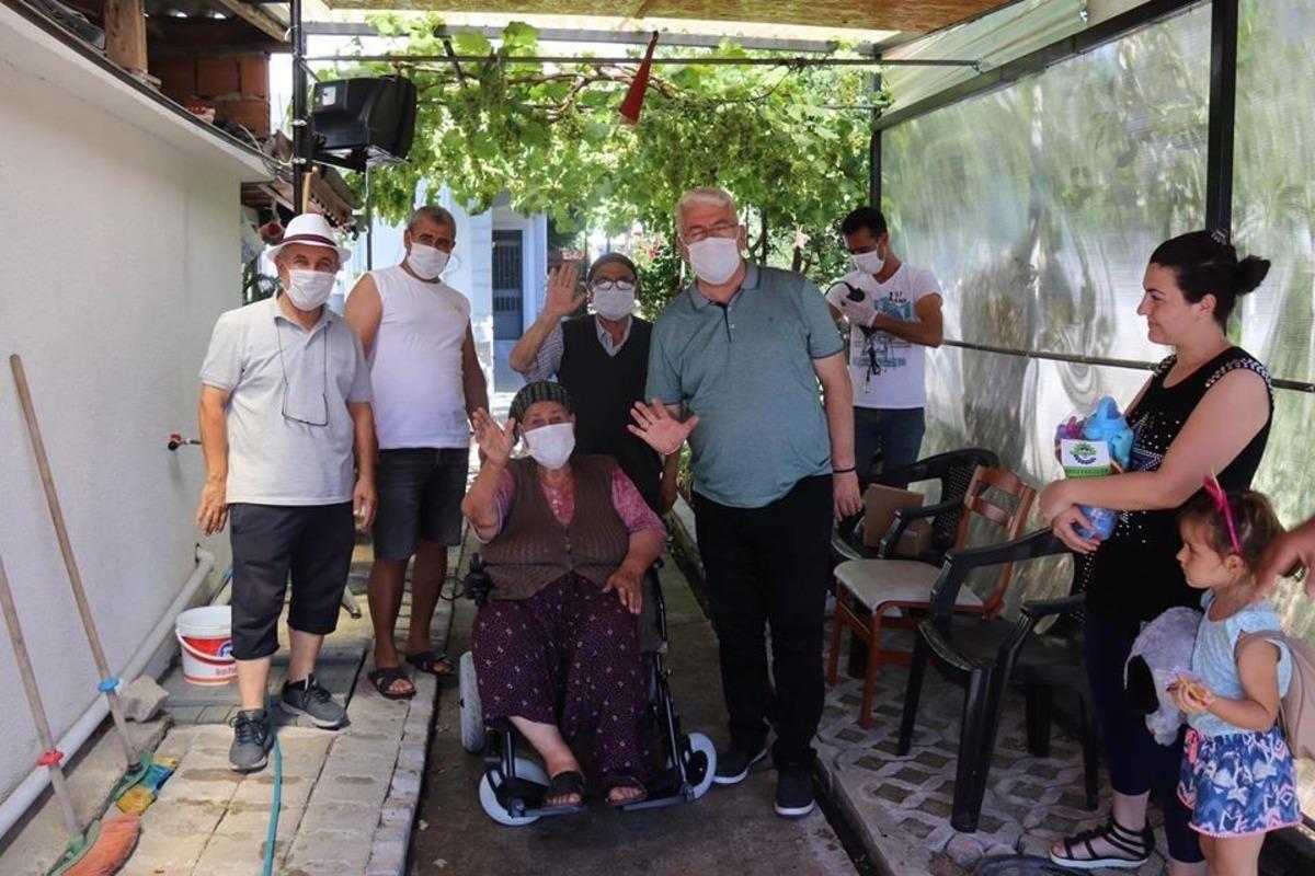 Başkan Rasim Y&uuml;ksel&rsquo;den, Sebile Teyze&rsquo;ye bayram hediyesi