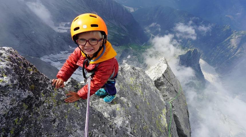 3 yaşındaki çocuk, Piz Padile tırmanışıyla bir ilke imza attı