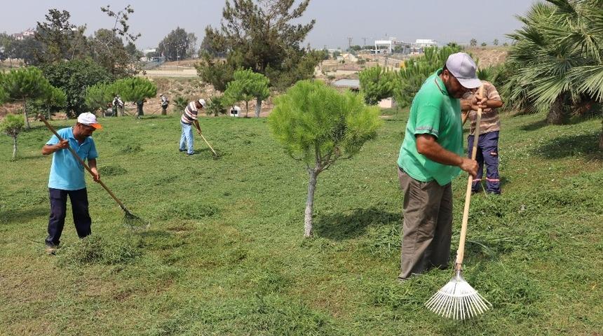 Toroslar&rsquo;da park ve yeşil alanlar bakımdan ge&ccedil;iriliyor
