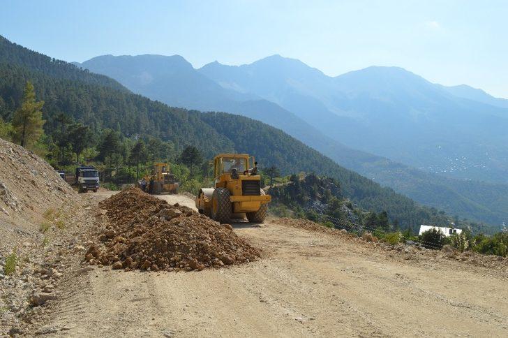 Gündoğmuş Köprülü yayla yolunda stabilize çalışması G4