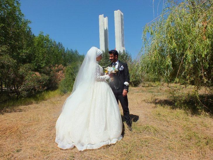 Evli çiftlerden Malazgirt’teki tarihi mekanlara ilgi G1