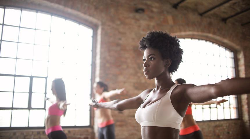 Bu egzersizlerle sırt ve kol b&ouml;lgesinde kusursuz g&ouml;r&uuml;n&uuml;me kavuşabilirsiniz...