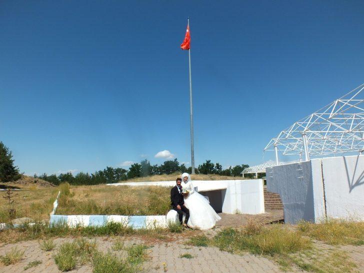 Evli çiftlerden Malazgirt’teki tarihi mekanlara ilgi G2