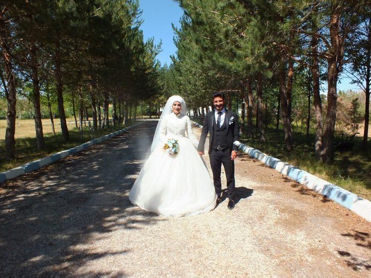 Evli çiftlerden Malazgirt’teki tarihi mekanlara ilgi G4