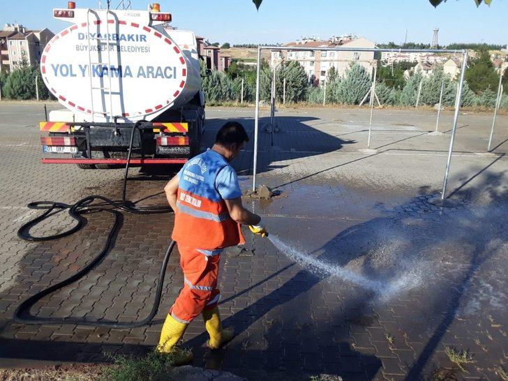 Diyarbakır’da kurban satış ve kesim yerleri tazyikli ve deterjanlı suyla yıkandı G2