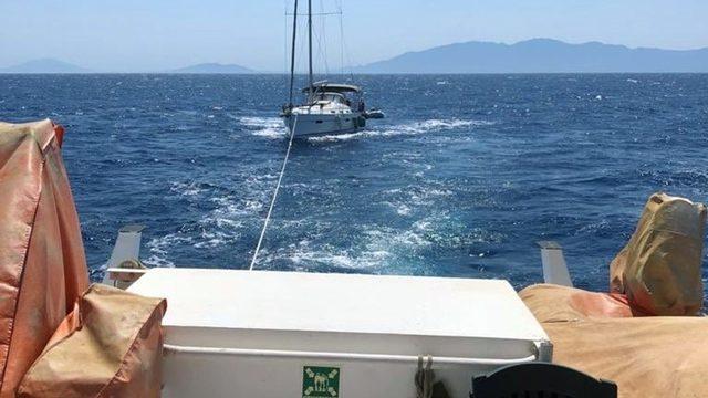Bodrum’da sürüklenen tekne kurtarıldı
