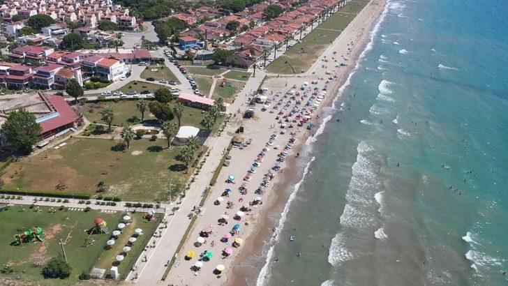 Kuşadası Belediyesi zabıtası Kuşadası Körfezindeki sahilleri drone ile denetliyor G3