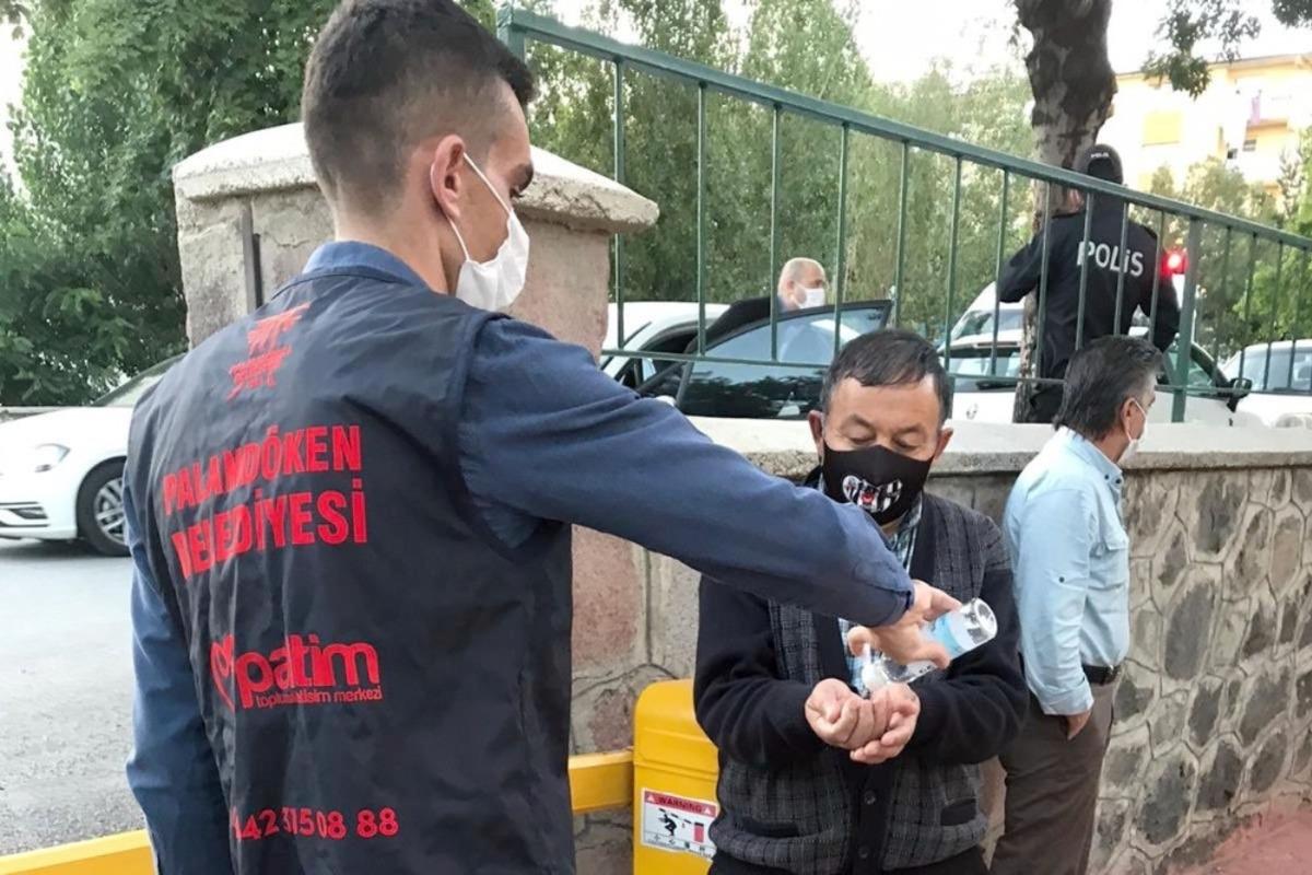 Paland&ouml;ken Belediyesi Ekipleri bayram boyunca sahadaydı