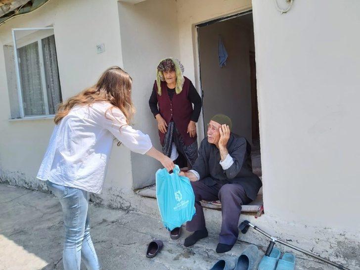 Büyükşehir’den yaşlılara bayram ziyareti G5