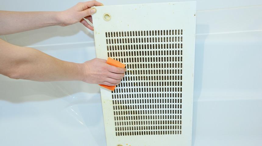 Meğer ne kadar kolaymış! Aspirat&ouml;r filtrelerini temizlerken...