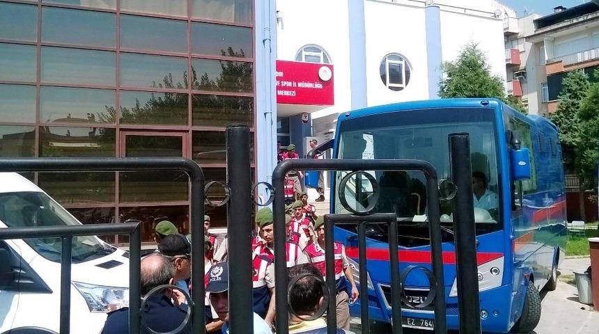 FET&Ouml;&rsquo;c&uuml; komiser yardımcısı ve 2 &ouml;ğretmen tutuklandı