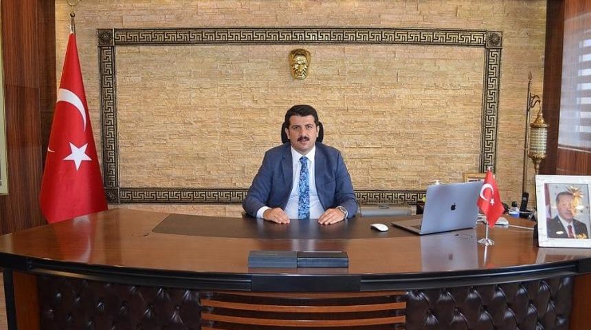 Hasankeyf Kaymakamı &Ouml;zt&uuml;rk g&ouml;reve başladı