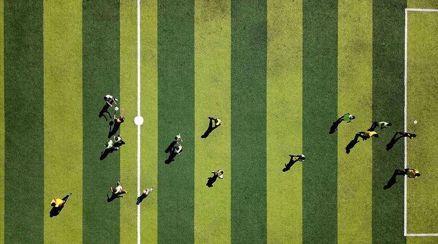 İstanbul'da halı saha ve yüzme havuzları açıldı