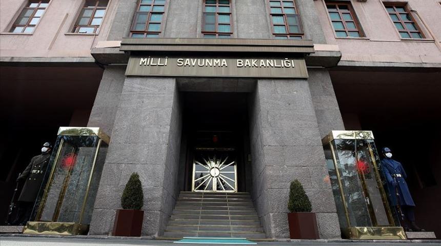 MSB'dan İzmir Ege Deniz Bölge Komutanlığı'nda çıkan yangınla ilgili açıklama