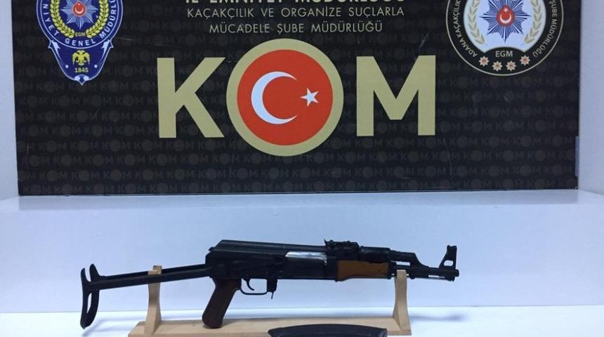 Adana&rsquo;da uzun namlulu silah ele ge&ccedil;irildi