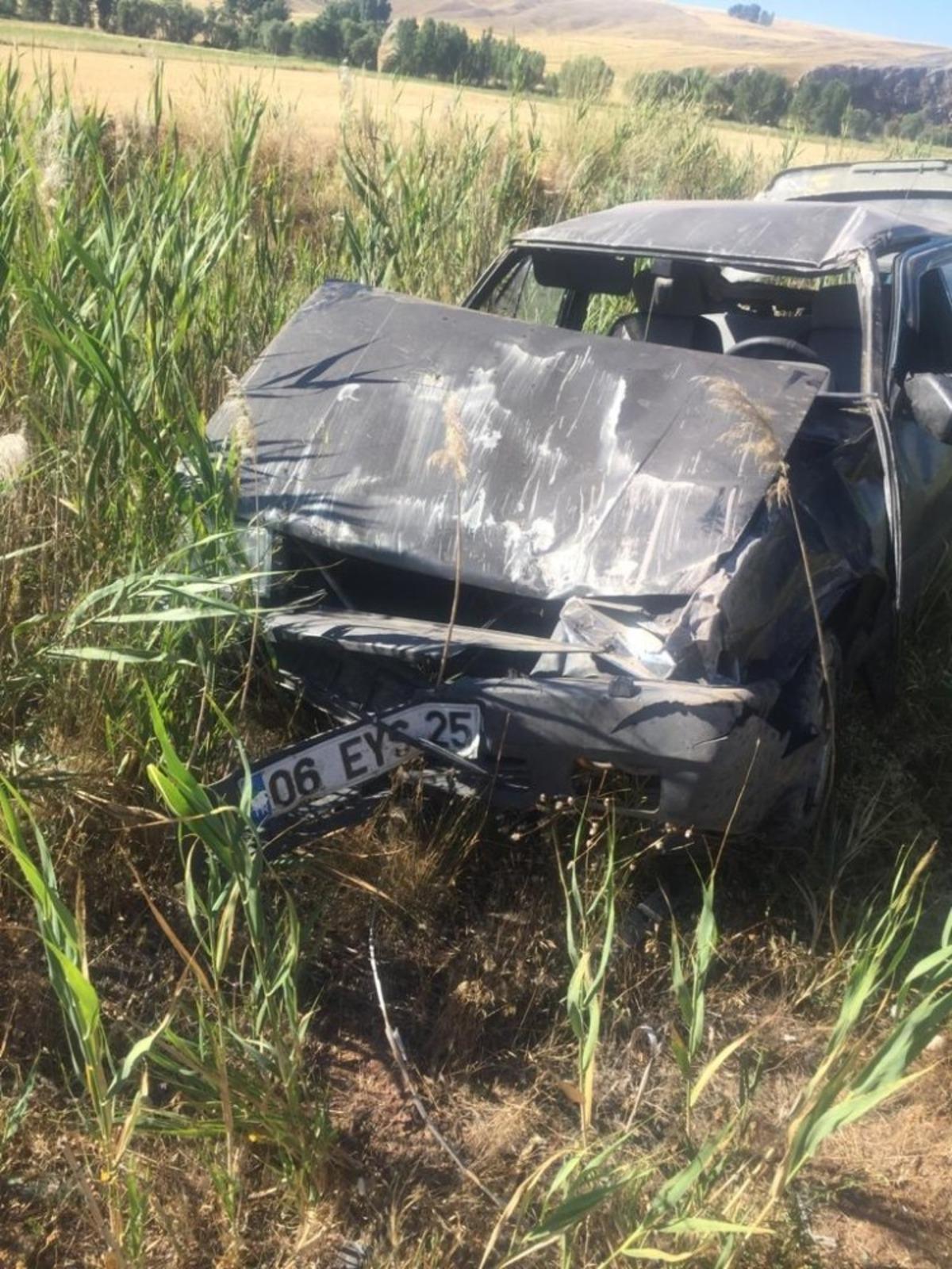 Otomobil şarampole u&ccedil;tu, s&uuml;r&uuml;c&uuml; yara almadan kurtuldu