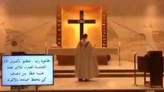 Beyrut'taki patlamaya kilisede yakalanan papazın kaçış anı kamerada