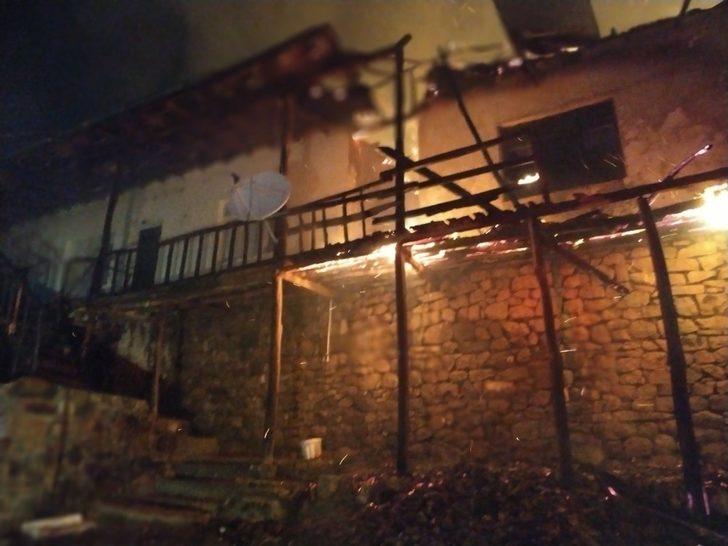 İtfaiye ekiplerinin erken müdahalesi olası faciayı önledi G1