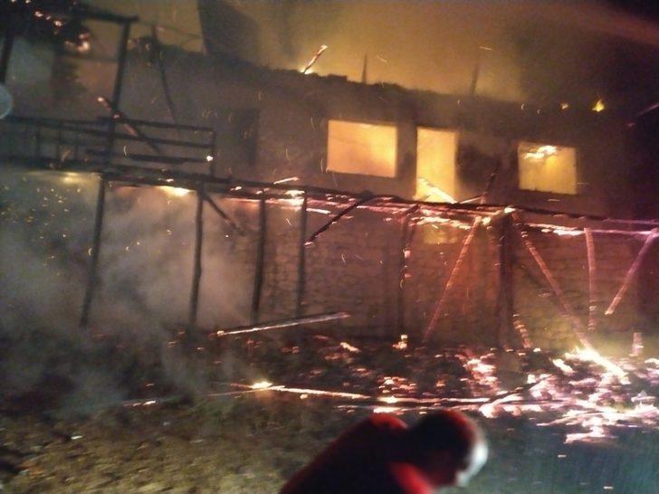 İtfaiye ekiplerinin erken müdahalesi olası faciayı önledi G2