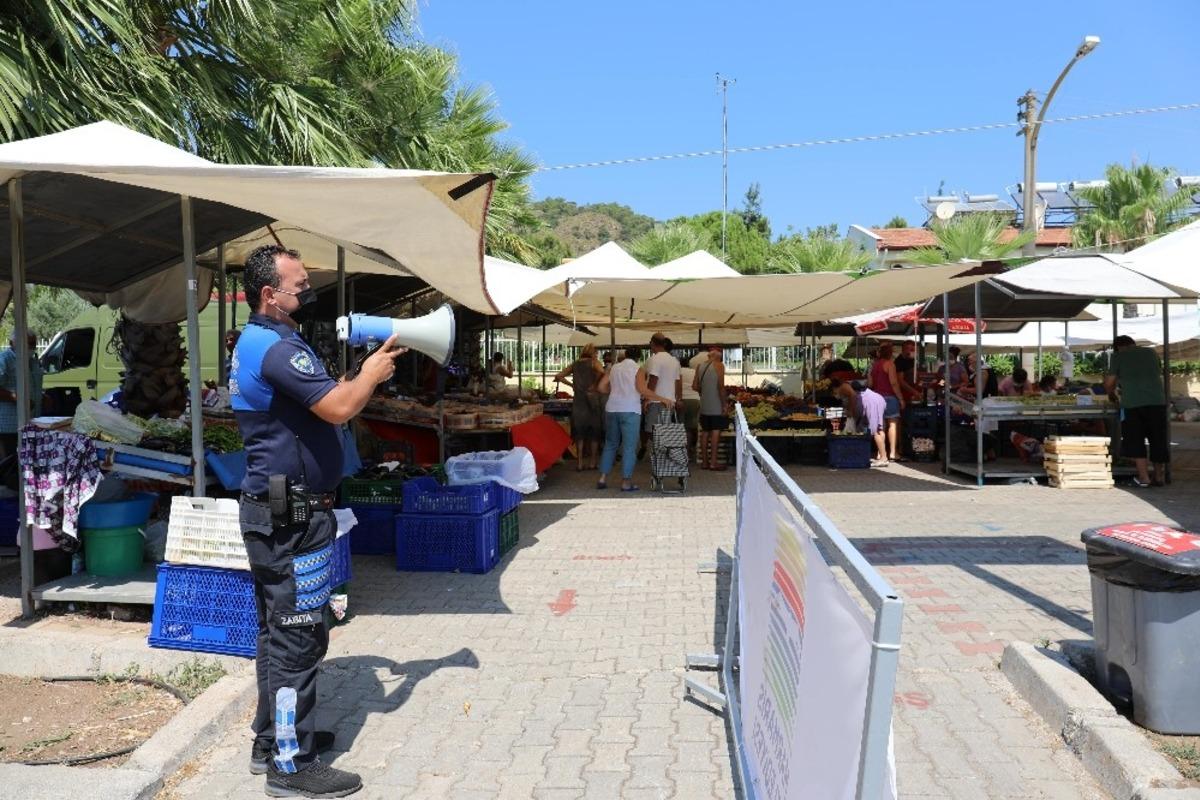 Marmaris Zabıtası&rsquo;ndan megafonla korona vir&uuml;s uyarısı
