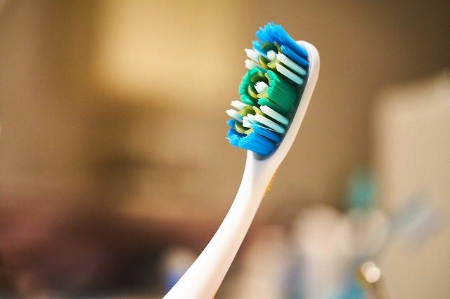 toothbrush-2729248_640