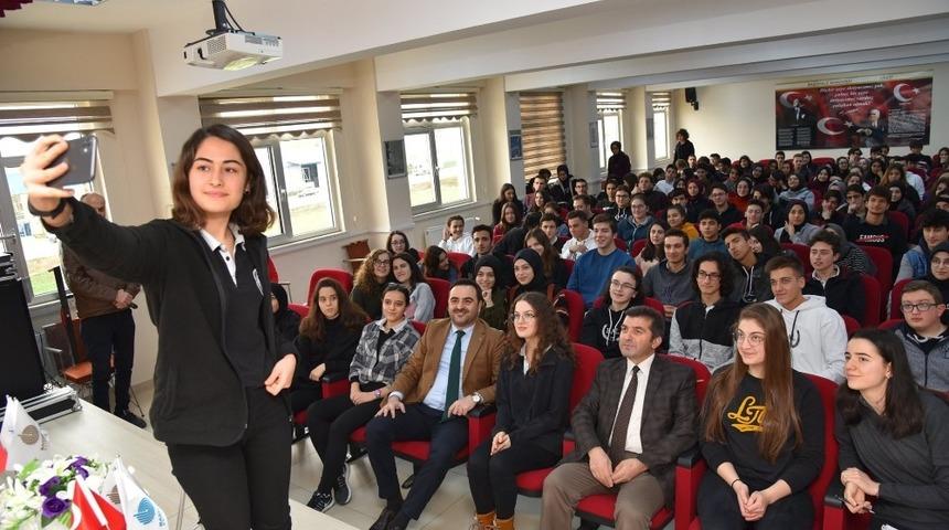 Başiskele Belediyesi’nden YKS tercihinde gençlere destek