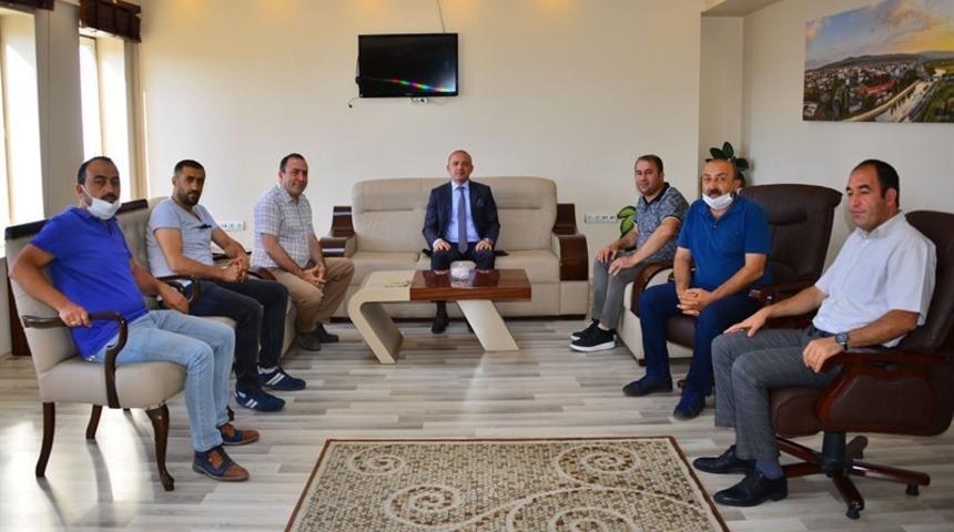 Vali H&uuml;seyin &Ouml;ner, Ticaret ve Sanayi Odası ile Arıcılar Birliği&rsquo;ne iade-i ziyarette bulundu