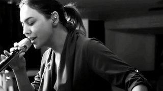 Ebru Gündeş, eşi Reza Zarrab'a 'Söyleyin' şarkısıyla gönderme mi yaptı?