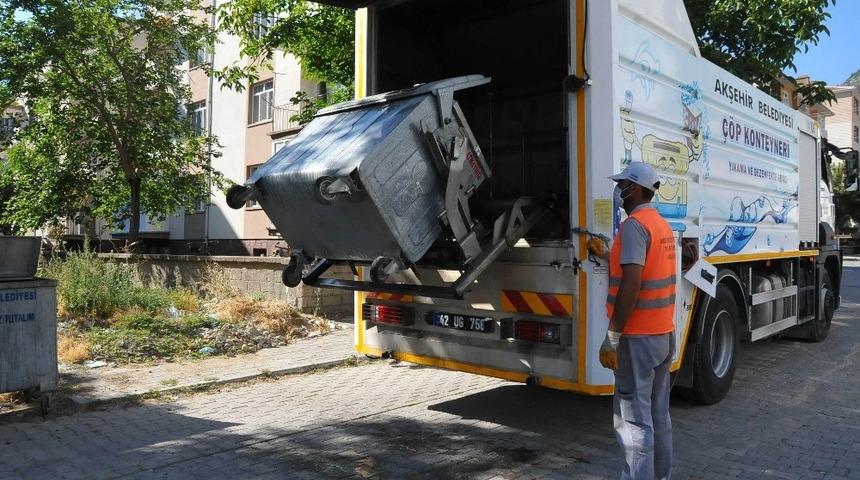 Akşehir&rsquo;de &ccedil;&ouml;p konteynerleri yıkanıp dezenfekte ediliyor