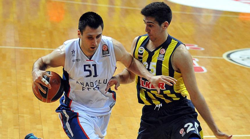 Kenan Sipahi Fenerbahçe Beko'ya transfer oldu