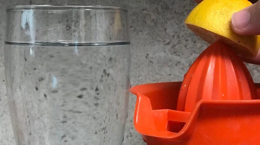 “1 hafta boyunca her sabah limonlu su içtim ve işte sonuçları”