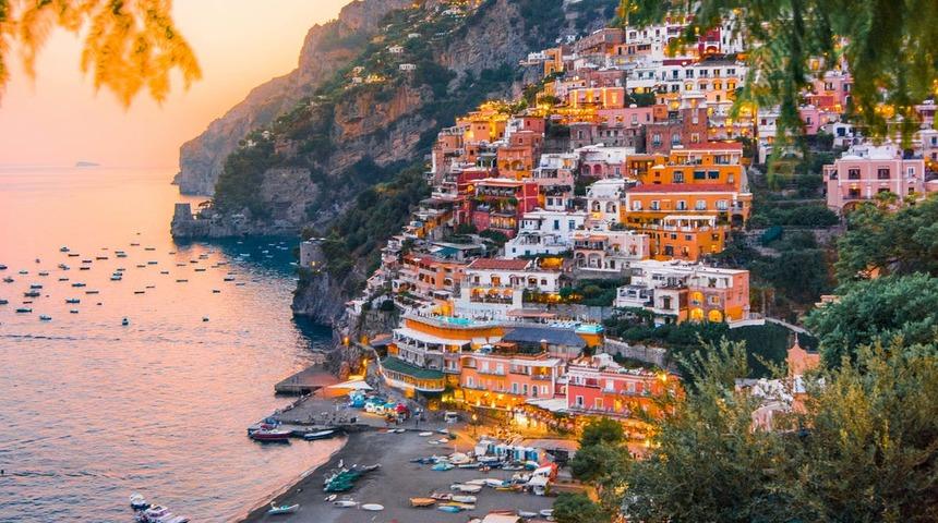 Bu şehirler rengarenk yapılarıyla turistleri hayran bırakıyor! Listede bir T&uuml;rk şehri de var...