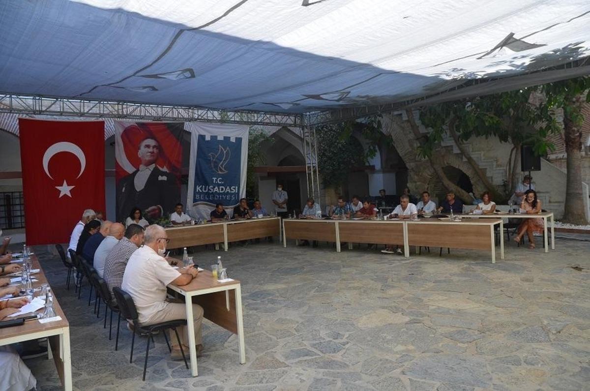 Kuşadası Belediyesi Ağustos ayı meclis toplantısı yapıldı.