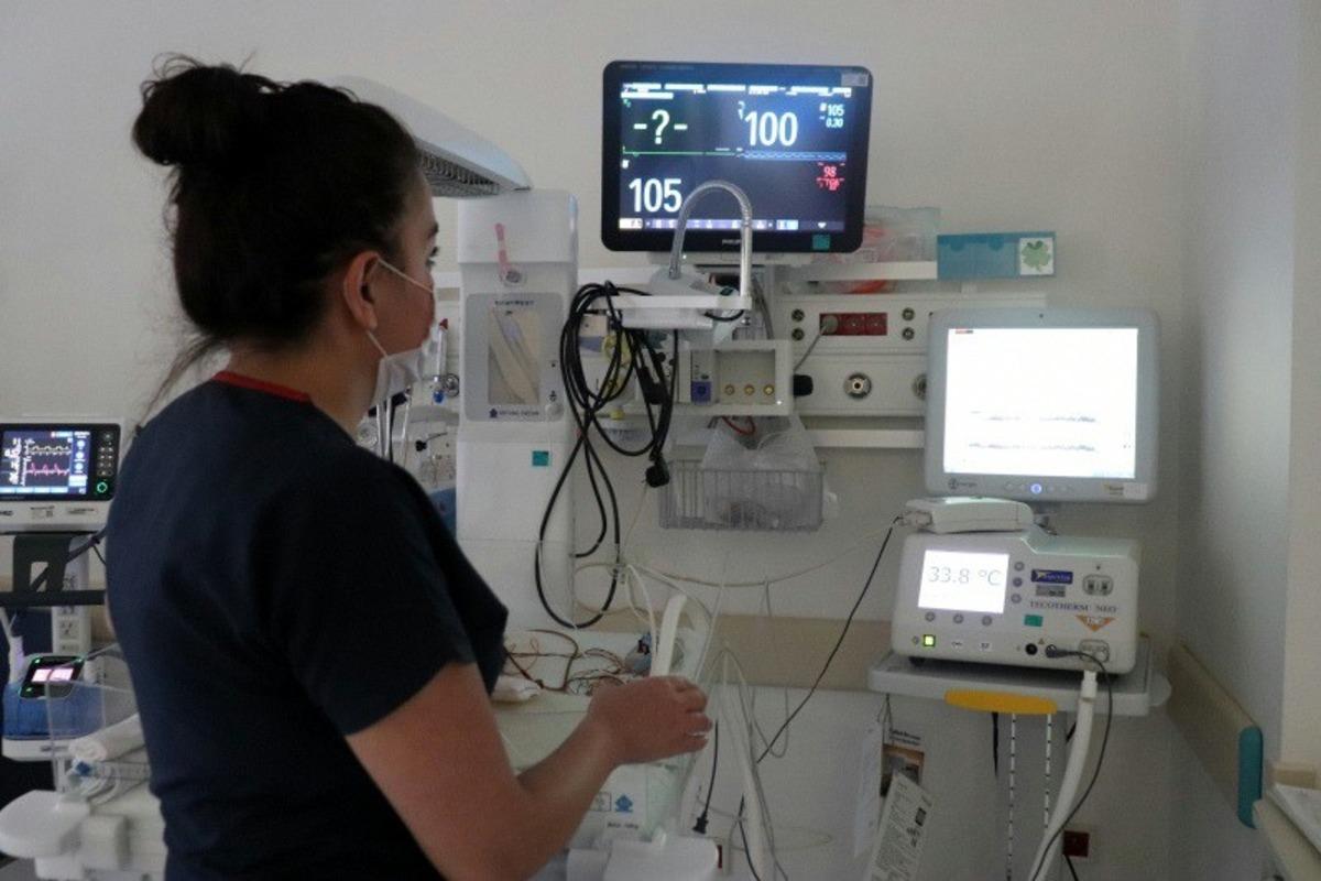 Eskişehir Şehir Hastanesi Yenidoğan Yoğun Bakım &Uuml;nitesi 4&rsquo;&uuml;nc&uuml; basamakta