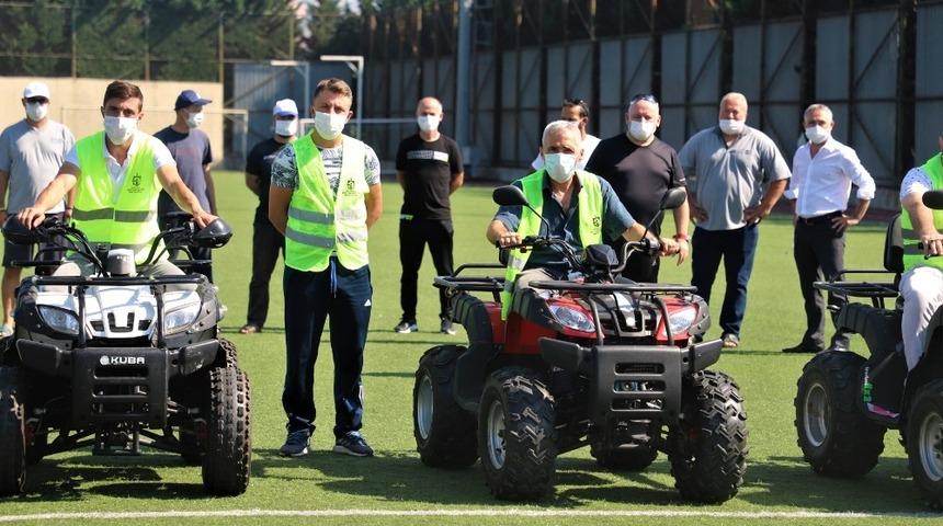 Suni futbol sahalarına bakım aracı