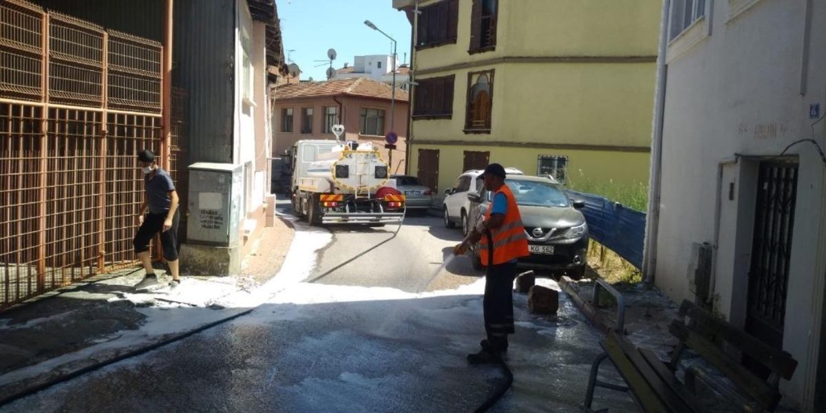 Kurban sonrası İzmit sokakları temizleniyor