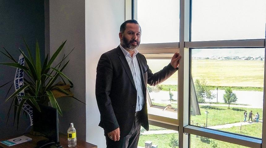 Yapımı tamamlanan AK Parti il binası hizmete girdi