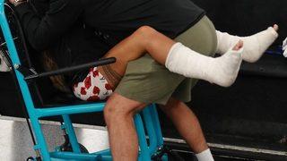 Türkiye'de tatildeyken iki ayağını birden kıran Katie Price ülkesine döndü