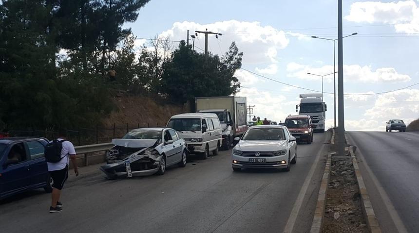 K&ouml;pr&uuml;de zincirleme trafik kazası