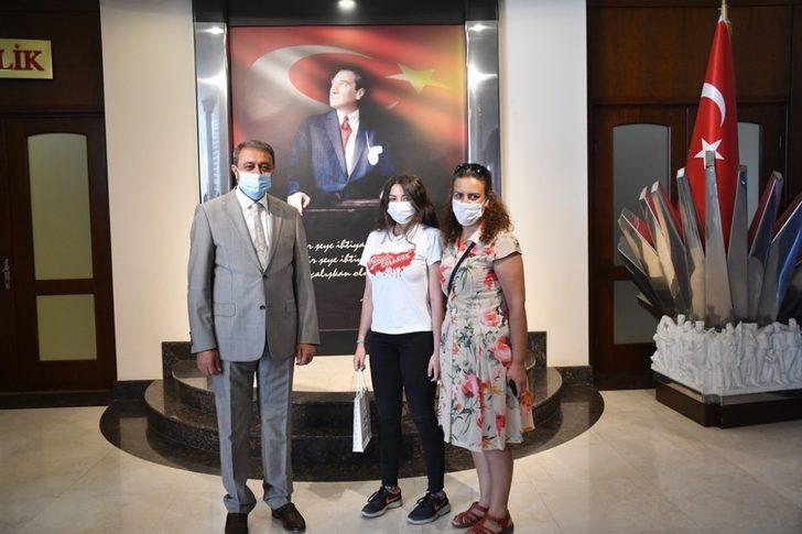 Vali Şıldak ilk 500’e giren öğrencileri kutladı G5