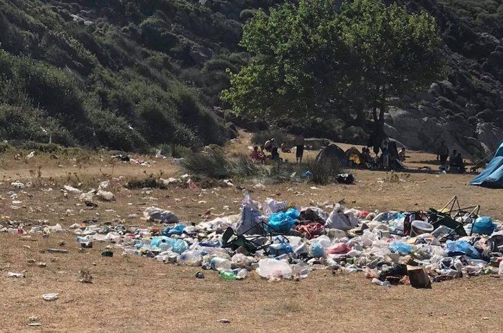 Tatilciler Erdek’i çöplüğe çevirdi G3