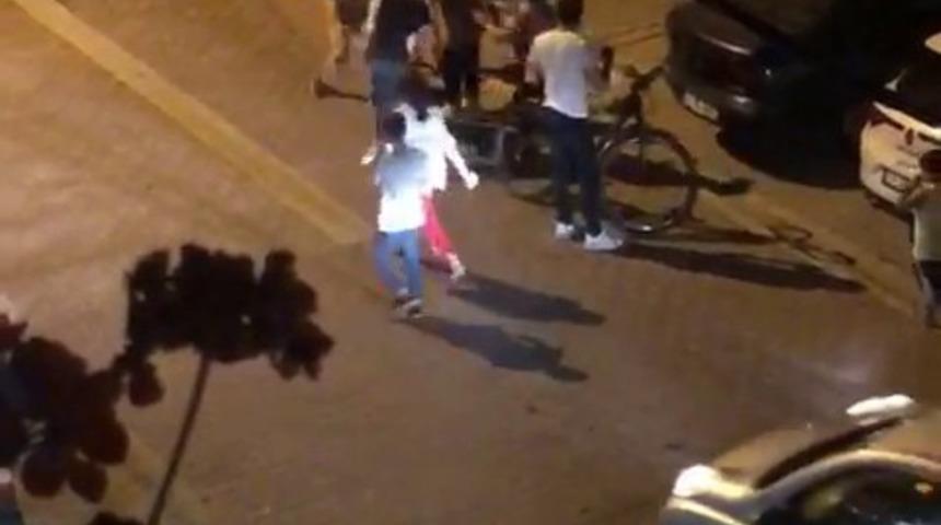 Esenyurt’ta kızlar tekme tokat birbirine girdi