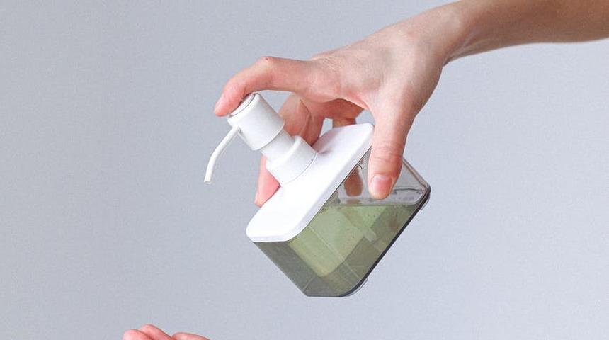 Evde sıvı sabun hazırlamak &ccedil;ok kolay! Sadece 3 malzemeyle dakikalar i&ccedil;inde hazır!